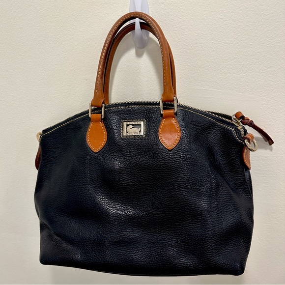 Dooney & Bourke Handbags - Dooney and Bourke tote bag